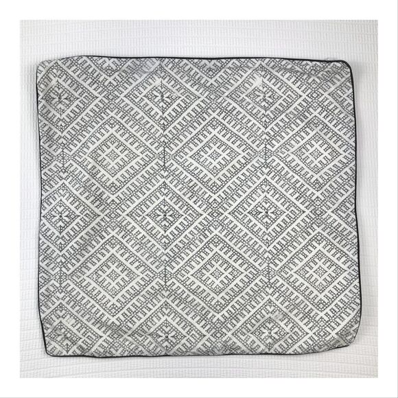 Roberta Roller Rabbit 100% Cotton Square Pillow Case Cover 21x22 Zip Black White - Picture 1 of 10